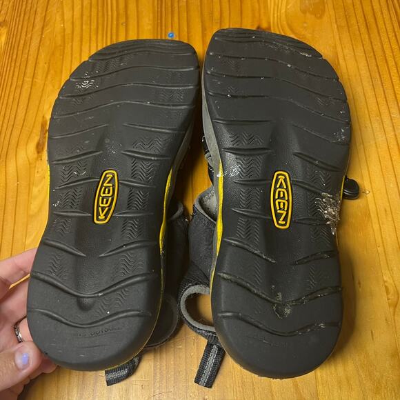 Keen Water Friendly Outdoor Hiking Sandals Men’s Size 8.5 Black - Picture 7 of 12